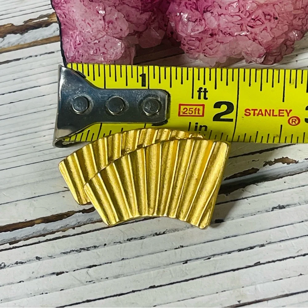 CRAFT Vintage 80’s MCM Art Deco Gold Tone Fan Signed Statement Clip On Earrings - Picture 9 of 10